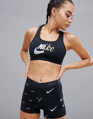 Nike Training - Swoosh Futura - Bh met metallic print in zwart