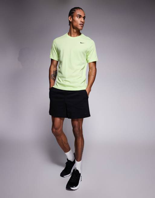 Nike Training - T-shirt à logo en tissu Dri-FIT - Citron vert, 2 de 5