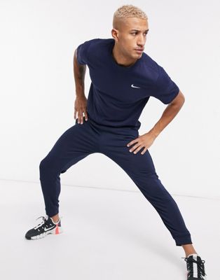 T-shirts et débardeurs Nike Training - T-shirt à logo virgule - Bleu marine