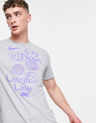 Homme Nike Training - T-shirt graphique à imprimé humour - Gris