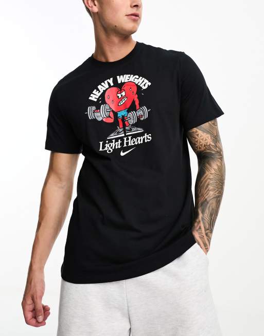 Nike Training – T-Shirt in Schwarz mit Herz-Grafikprint