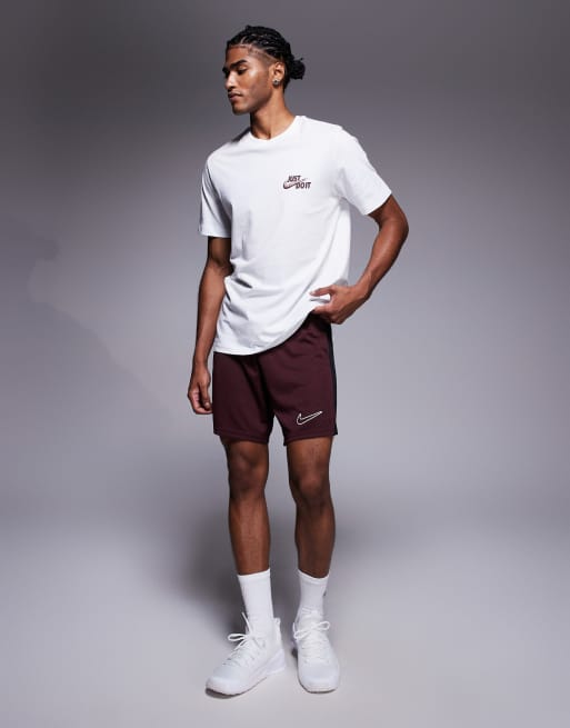 Nike Training - T-shirt met grafische print in wit, 4 van 4