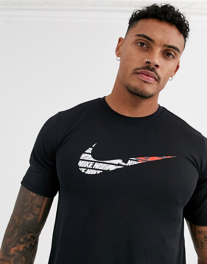 Nike Training - T-shirt met swoosh-print in zwart