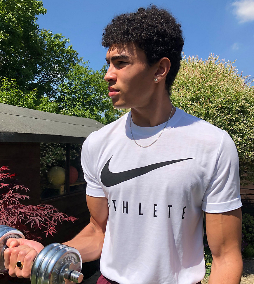 Nike Training – Tall – Dri-Fit – Athlete – Vit t-shirt