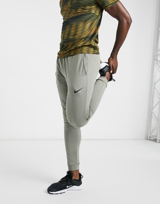 Dry tapered pant on sale nike