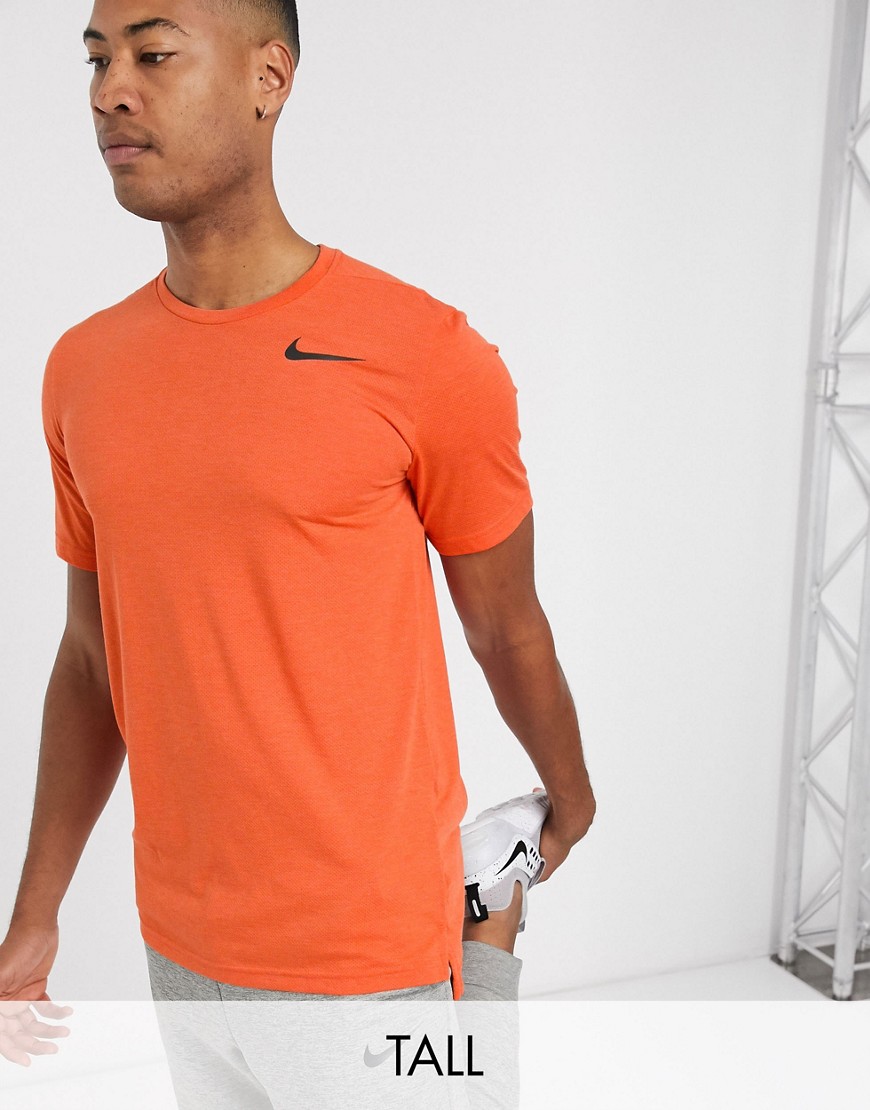 Nike Training - Tall - Pro HyperDry - T-shirt in oranje