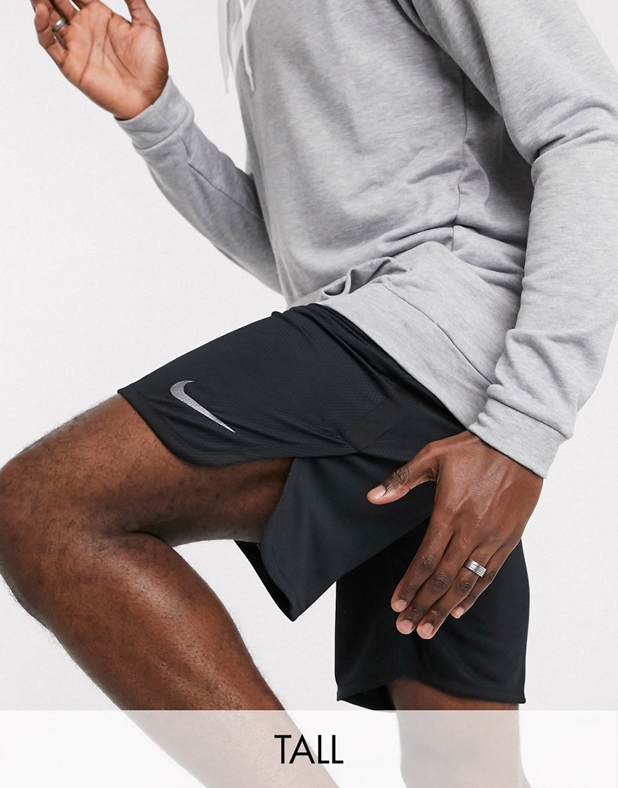 Nike Training tall - short van 9 inch in zwart