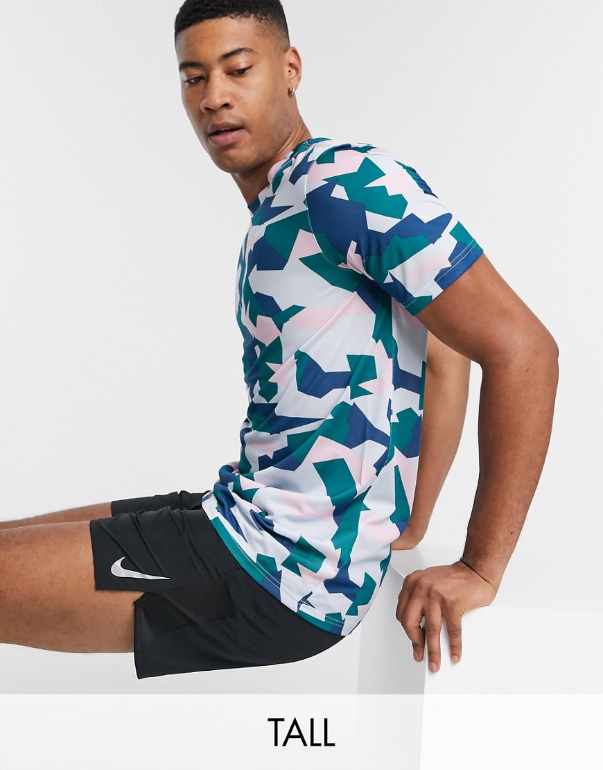 Nike Training Tall t-shirt in geometric camo print-Grey