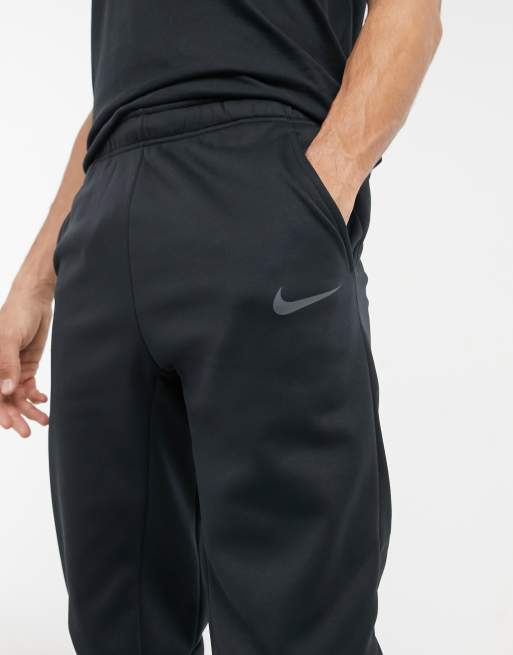 Nike deals tapered shorts