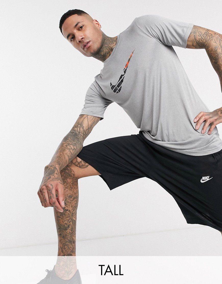 Nike Training - Tall - tT-shirt met swoosh-print in grijs