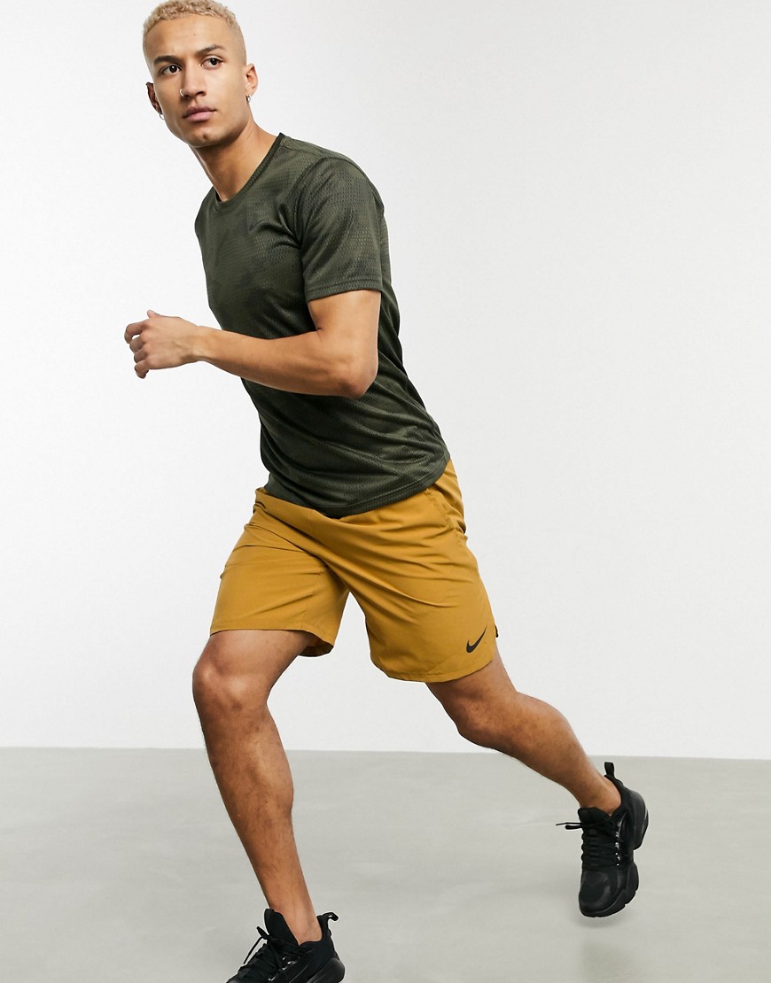 Nike Training – Tanfärgade shorts i flexibelt vävt material-Beige