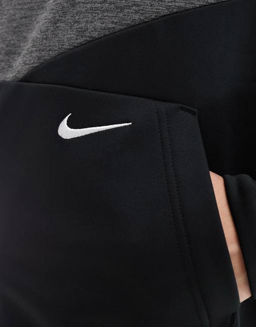Nike Training – Therma-FIT Swoosh – Kapuzenpullover in Schwarz , 4 von 4