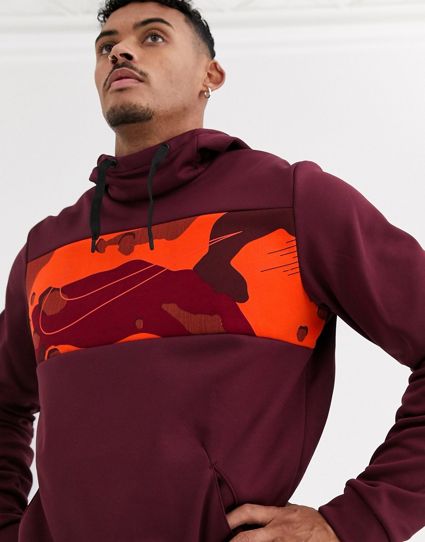 Nike Training - Therma hoodie met paneel in camouflageprint in bordeauxrood