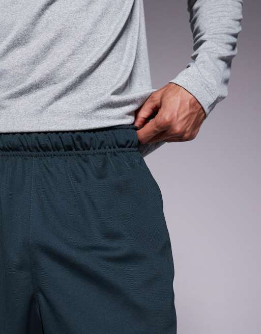 Nike Training Totality 7-inch shorts in black, 4 of 5