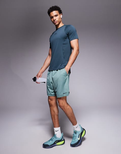 Nike Training Totality Dri-FIT 7 inch shorts in green - view 1
