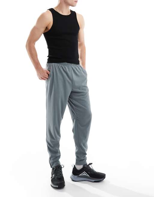 Nike Training - Totality Dri-FIT - Joggers affusolati grigi, 5 di 5