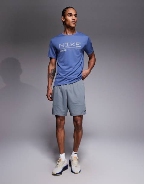 Nike Training Totality Dri-FIT Strick-Shorts 7 Zoll in Grau - view 1