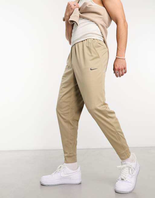 Nike Training Totality Pantalon de jogging en tissu Dri Fit