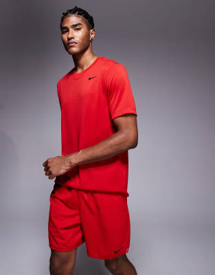 Nike Training - Totality - Short 7 pouces en tissu Dri-FIT - Rouge