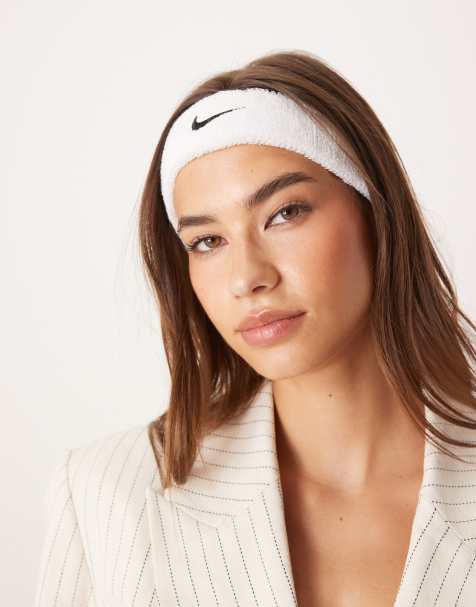 Nike Training - Uniseks hoofdband met swoosh-logo in wit - view 1