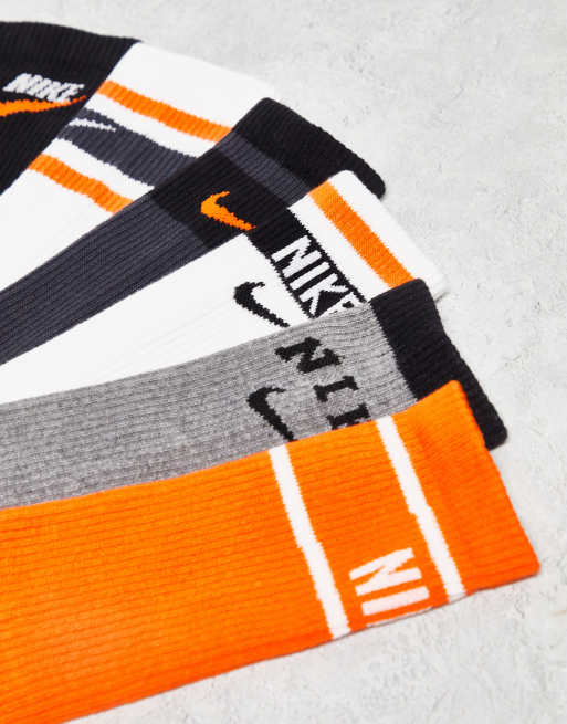 White and orange nike on sale socks