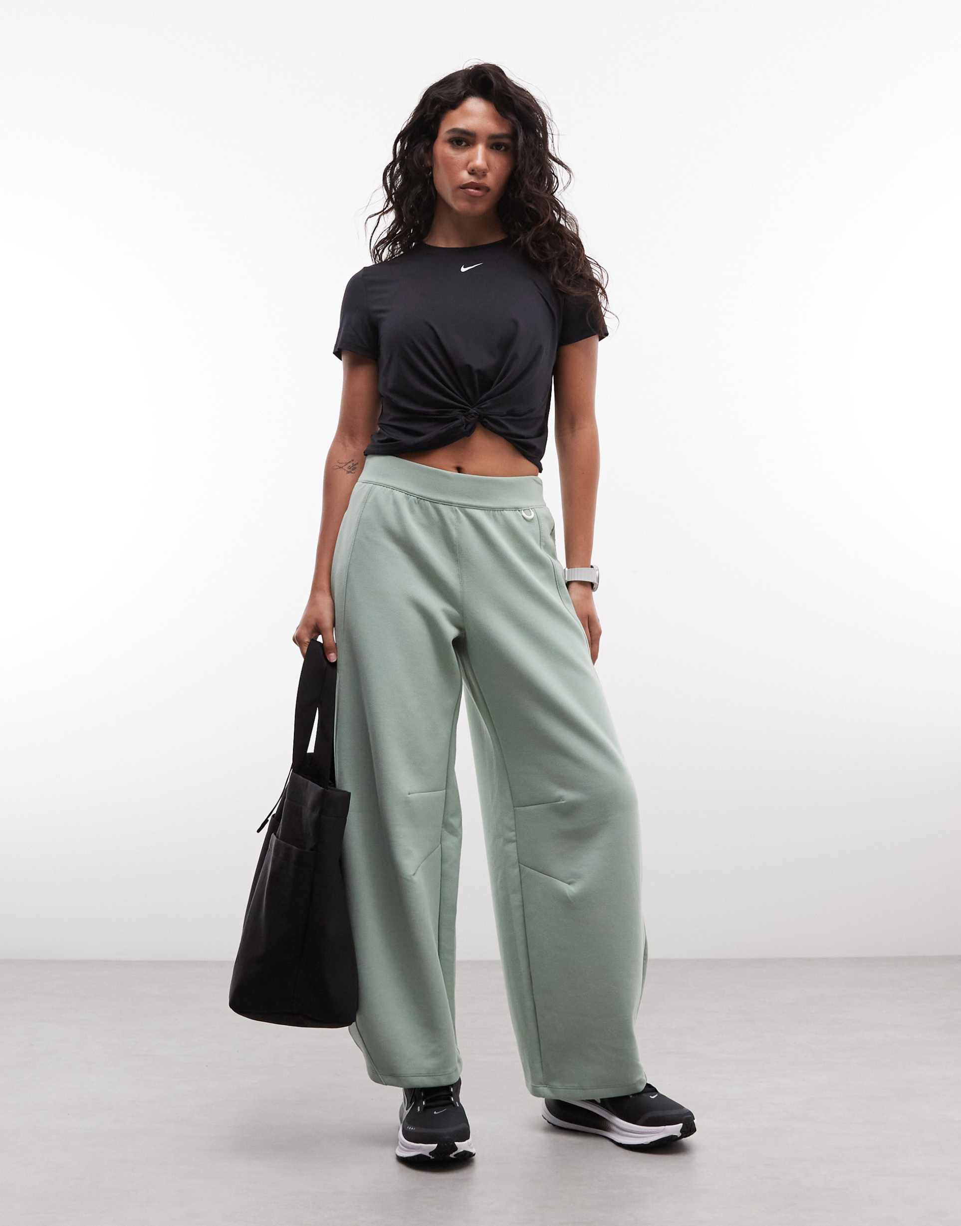 nike training wide leg pants in light green