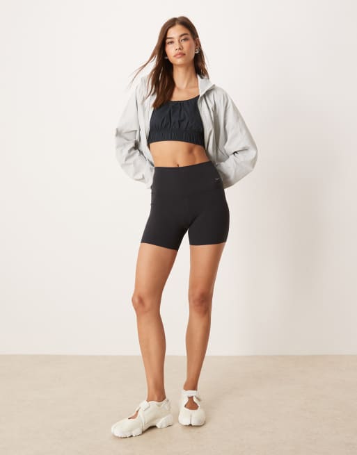 Nike Training - Zenvy Dri-FIT - Pantaloncini da 5" morbidi a vita alta neri, 3 di 5