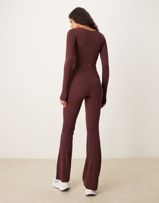 Nike Training - Zenvy - Flare-legging met hoge taille in bordeauxrood, 4 van 5
