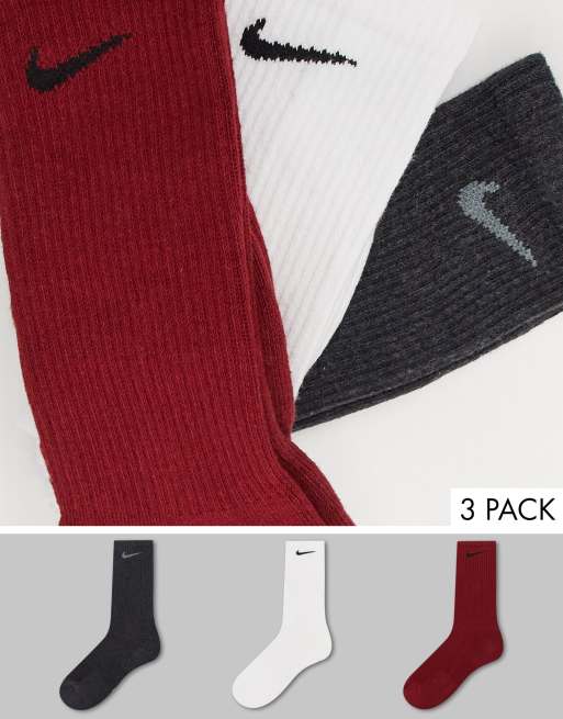 Nike Training – Zestaw 3 par skarpetek w kolorach czarnym, czerwonym i białym