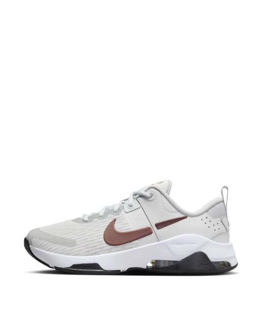 Nike Training – Zoom Bella 6 – Fotongrå och ljuslila träningsskor