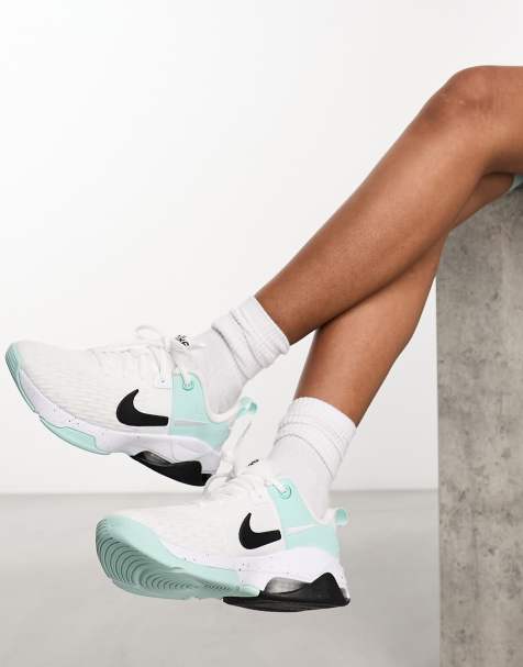 Nike Tech – Hera – Sneaker in Phantom-Weiß und hellem Orewood