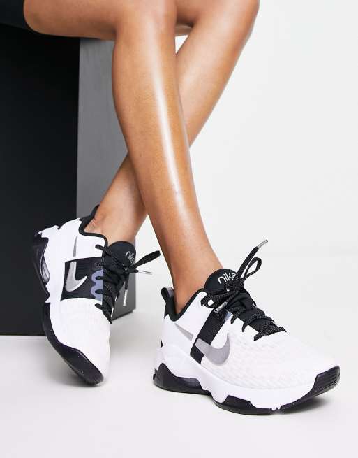 Nike Training - Zoom Bella 6 - Sneakers bianche e olografiche, 4 di 4