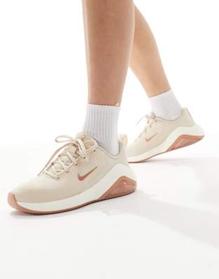 Nike Training - Zoom Bella 7 - Sneaker in Rosa und Cremeweiß-Neutral