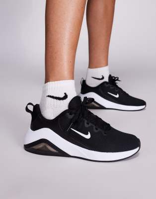 Nike Training - Zoom Bella 7 - Sneaker in Schwarz und Weiß