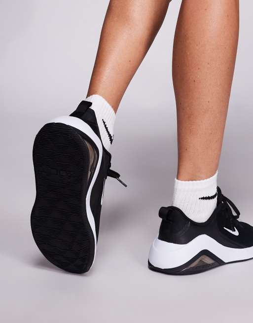 Nike Training Zoom Bella Sneakers in zwart en wit ASOS