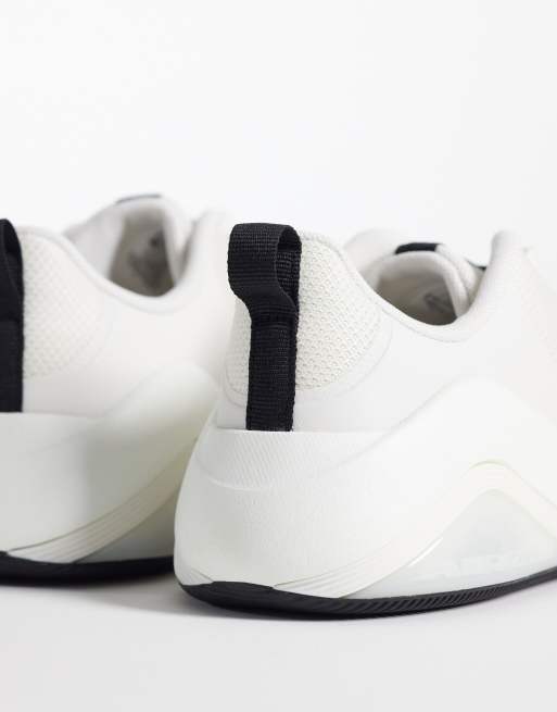 Nike Training Zoom Bella 7 trainers in cream, 2 of 5