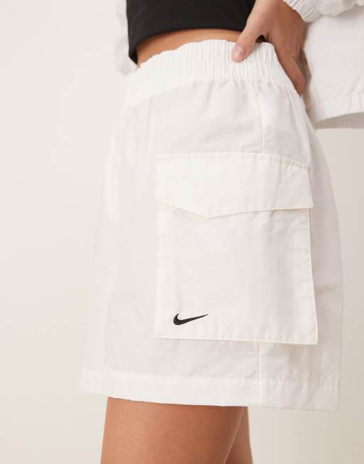 Nike Trend Essential 5inch cargo shorts in white, 2 of 5