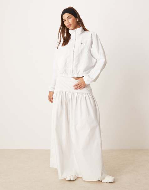 Nike Trend Everything woven jacket and 5inch cargo shorts in white - view 1