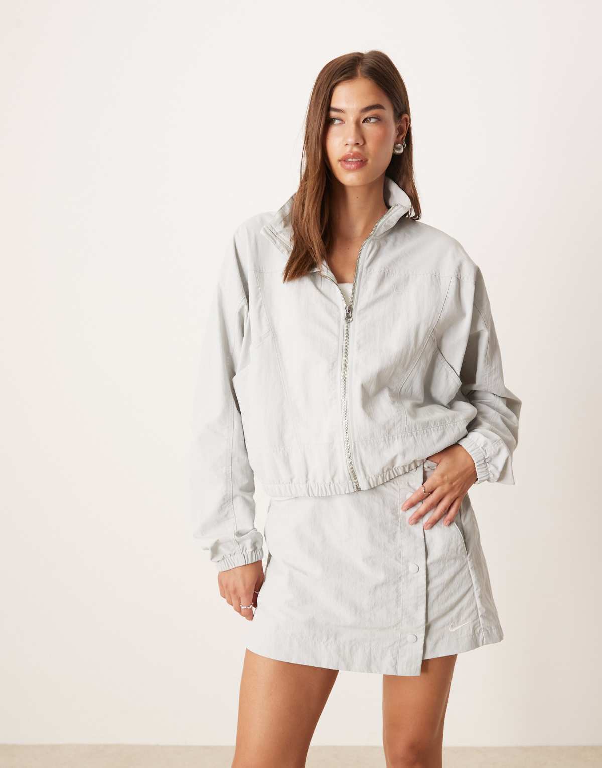 Nike Trend Everything woven jacket,5inch shorts and skort in silver