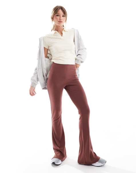 Nike Trend flare leggings in red - view 1