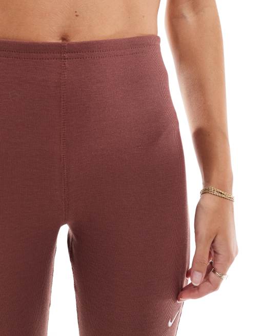 Nike Trend flare leggings in red, 5 of 5