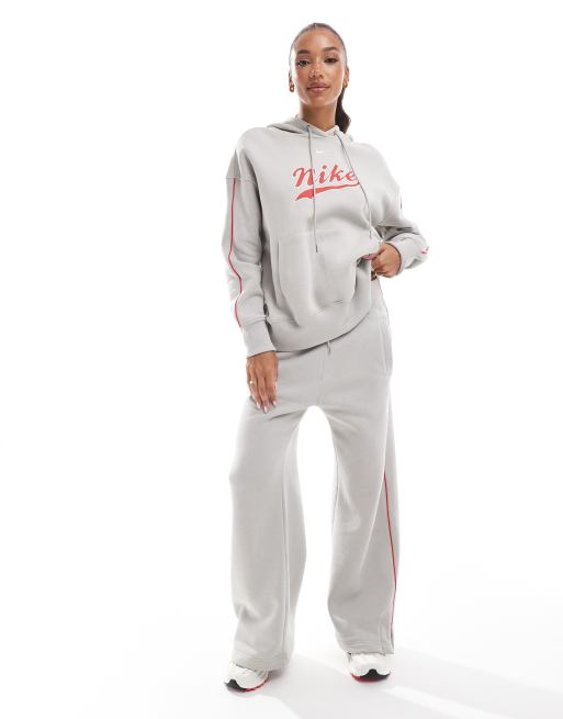 White nike trend fleece joggers hotsell