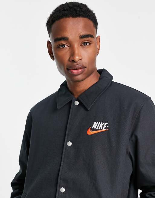 Invloedrijk Crimineel brandwond Nike Trend retro logo coach jacket in black | ASOS