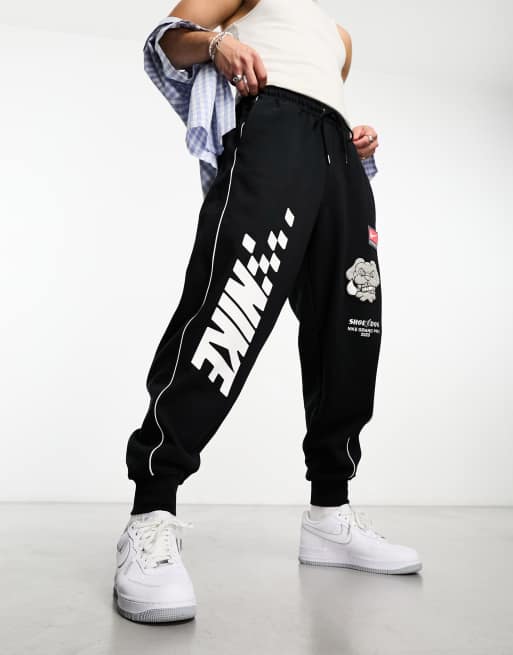 Nike Tech Cargo sweatpants in gray