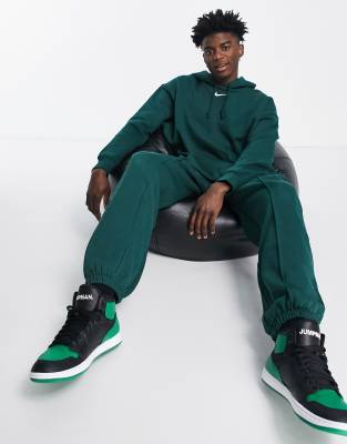 Green nike cheap outfit