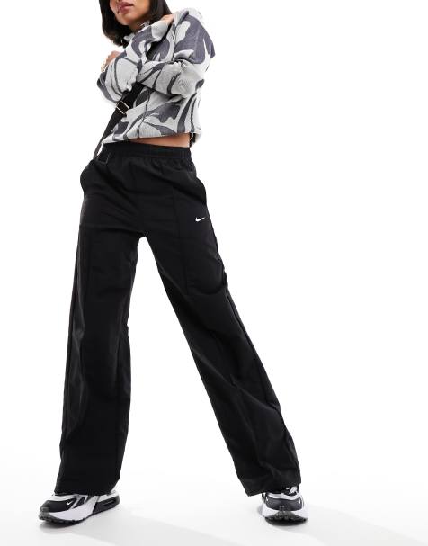 Nike Trend woven baggy parachute pants in black - view 1