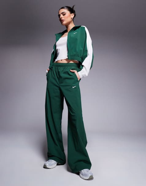 Nike Trend woven wide leg trousers in green - view 1