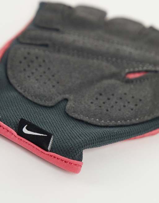 Nike Ultimate womens patterned fitness gloves in pink, 3 of 4