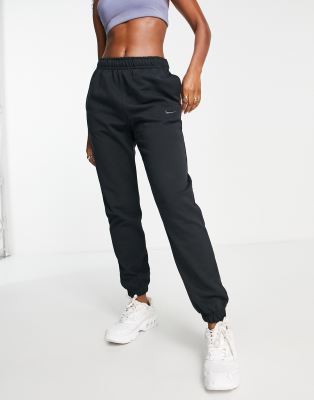 Nike unisex trend fleece oversized joggers in blac