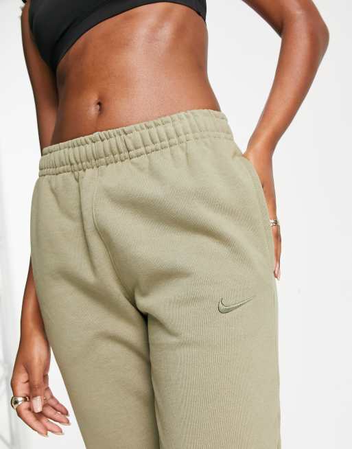 Olive green shop nike joggers womens